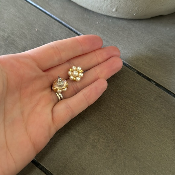 Vintage Gold Tone With Pearl Earrings - Picture 5 of 5